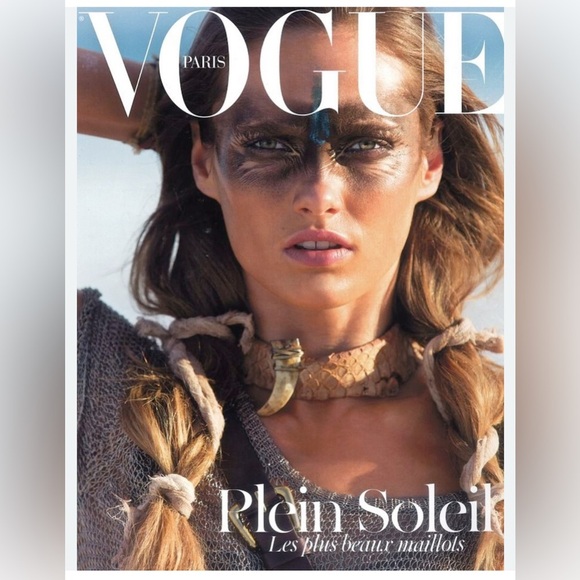 VOGUE Paris magazine Supplement Soleil 928 June 2012 - Picture 1 of 1
